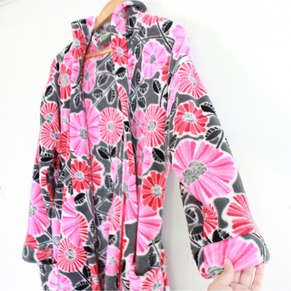 Vera Bradley Cherry Blossoms Fleece Robe - Picture 3 of 10